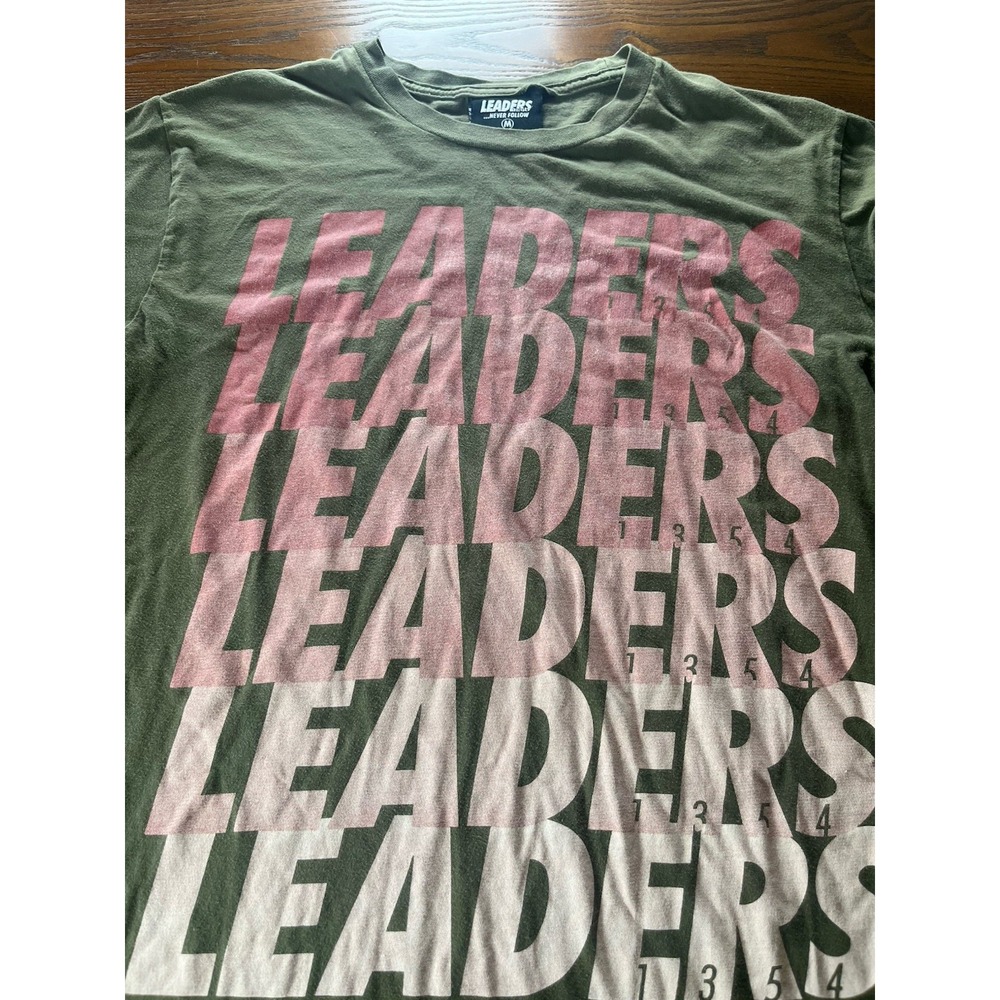 Leaders Never Follow T-Shirt Men's Size Medium Casual Green Made In USA
